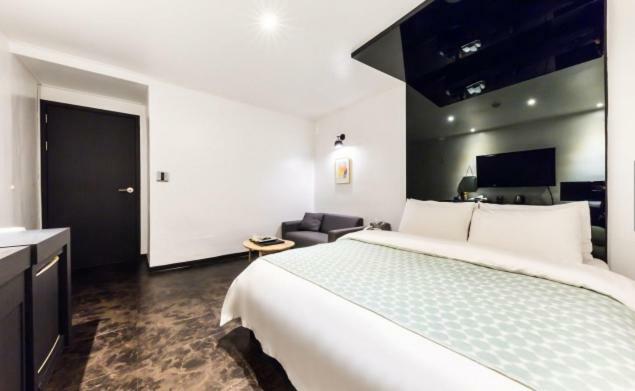 Gugi Hotel